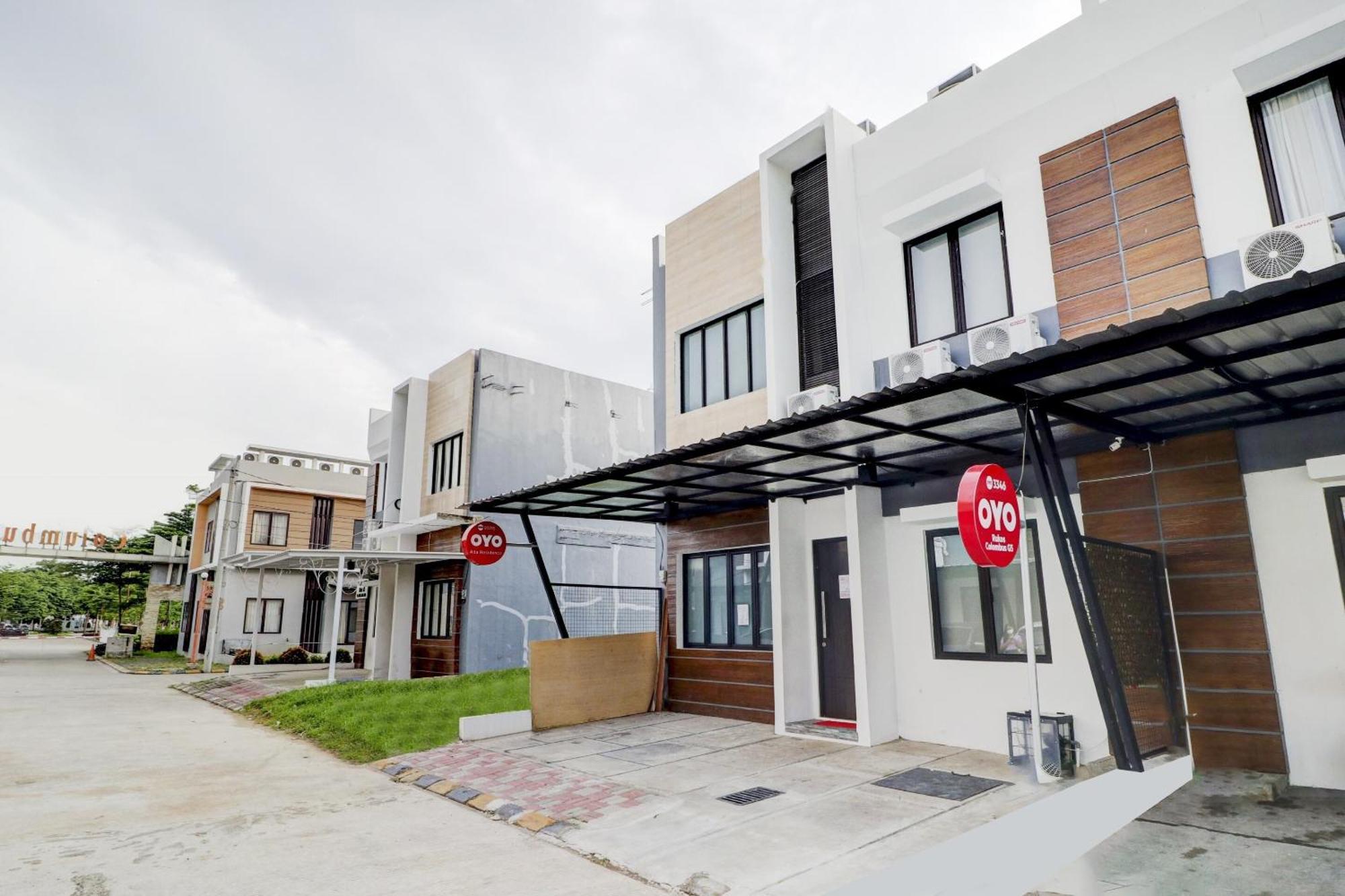 Oyo 90215 Ada Residence Telukjambe Екстер'єр фото